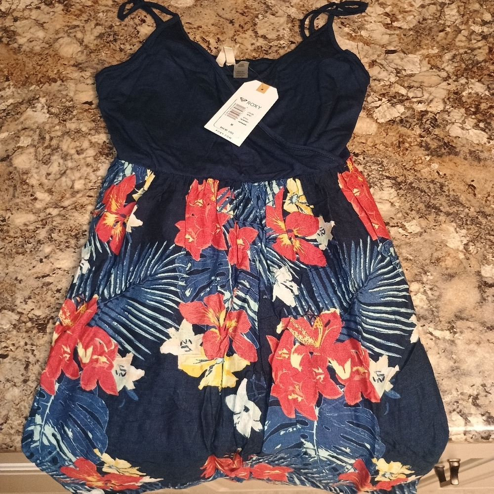 Roxy women's dress size medium period multicolor. Roxy.com purchase. Med New